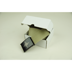 Pasek do spodni z grawerem w kartonowym pudełku.